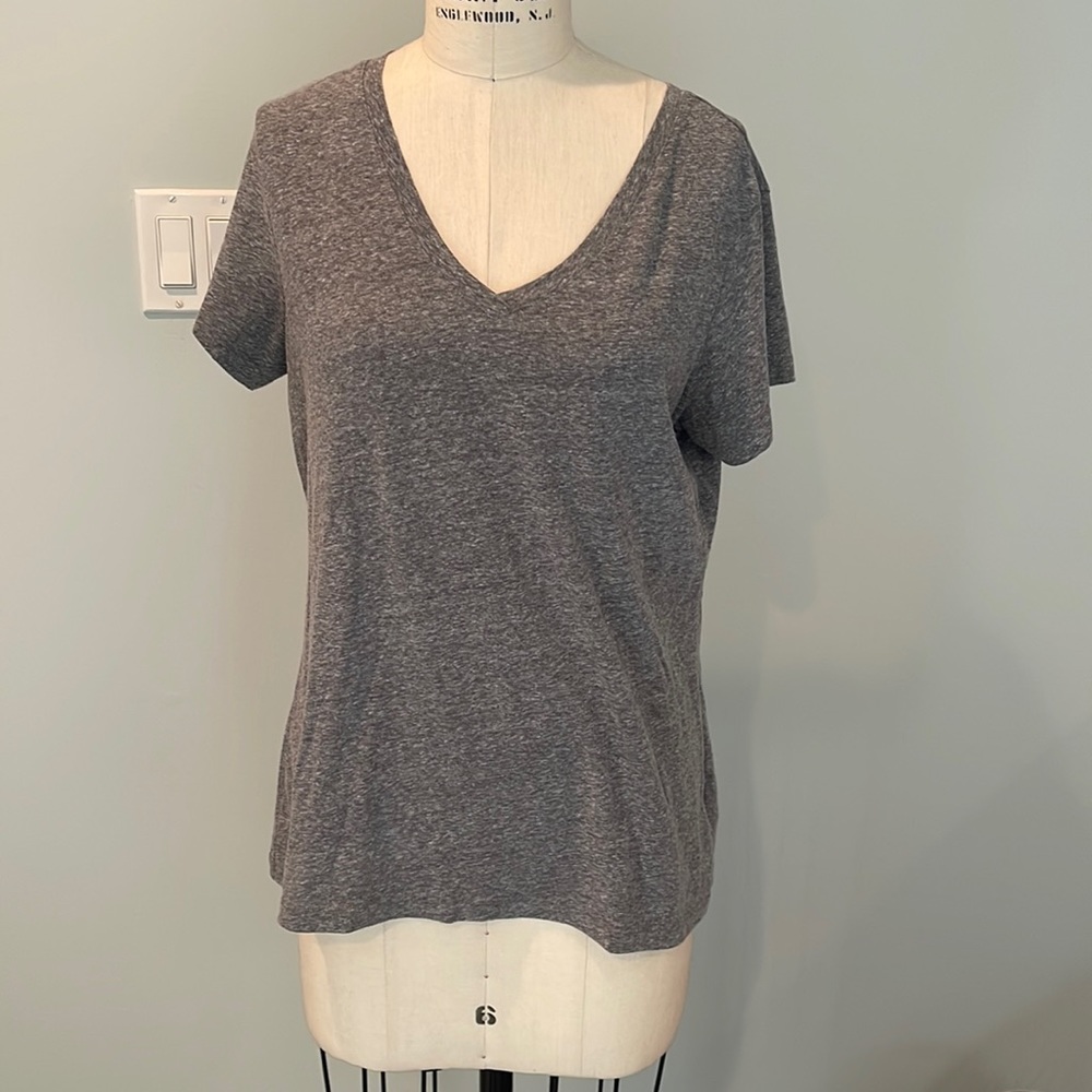 Rachel Zoe size L gray V neck shirt